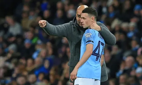 "Cầu thủ tài năng hơn Messi" đã nói gì với Greenwood?