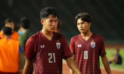 Cầu thủ U19 Thái Lan hút thuốc, uống rượu khi về CLB
