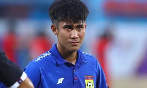 Cầu thủ U23 Lào bật khóc khi nhận 2 bàn thua trong 7 phút