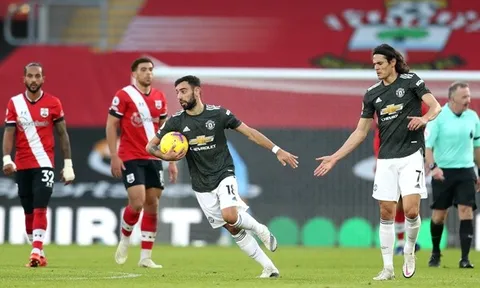 Cavani gỡ hòa cho Man Utd, Fernandes 'gây bão' với phản ứng khác biệt