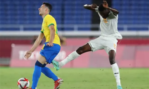 CĐV Arsenal: 'Martinelli thật dại khờ trong pha bóng đó'