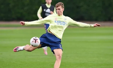 CĐV Arsenal phát cuồng, chỉ ra cái tên xuất sắc hơn cả Lacazette