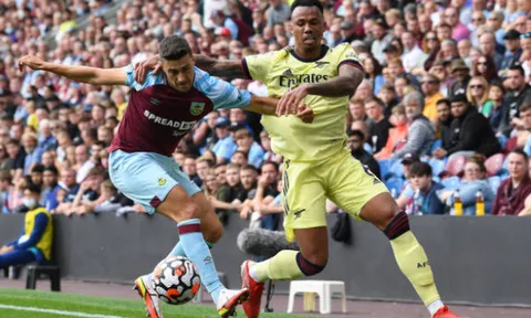 CĐV Arsenal phát cuồng, gọi tên nhân tố xuất sắc nhất trận Burnley