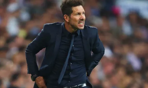 CĐV Atletico: "Yếu đuối và bất lực, hắn ta ở lại đội bóng quá lâu rồi đấy!"