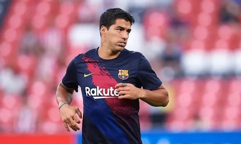 CĐV Barcelona: Suarez tiêu tùng rồi, mang "quái thú mới" này về ngay thôi!