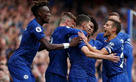 CĐV Chelsea: "Bán hắn đi ngay, mang về Sancho hoặc Ziyech"