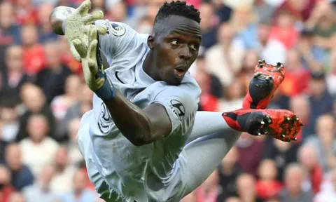 CĐV Chelsea khen ngợi di sản của Lampard trong trận Liverpool