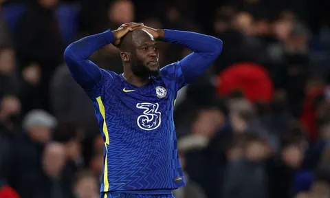 CĐV Chelsea nổi giận với Lukaku