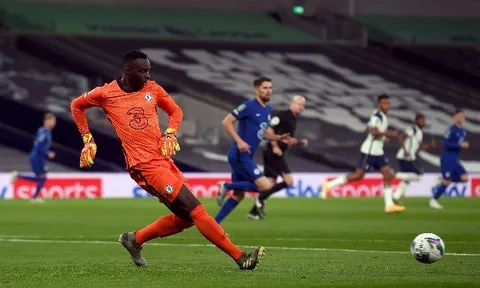CĐV Chelsea: "Cậu ấy thật tuyệt vời; Ông chủ khu cấm địa"