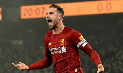 CĐV Liverpool phát cuồng: "Cậu ấy thật tuyệt vời; Không thể thay thế; Quá xuất sắc"