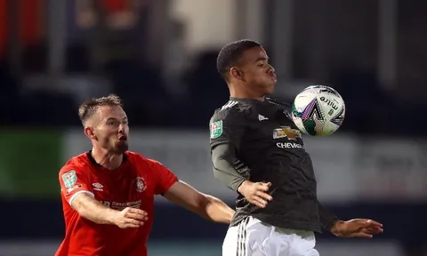 CĐV Man United: "Cậu ấy thật phi thường; Kẻ vượt mặt Rooney"