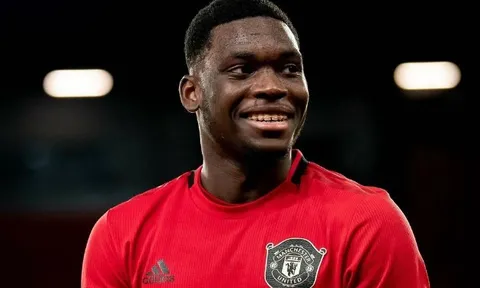 CĐV Man United: "Loại bỏ Harry Maguire rồi để cậu nhóc tài năng đó ra sân"