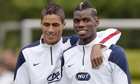 Varane đăng tải bức ảnh, CĐV Man Utd muốn Pogba làm ngay 1 điều