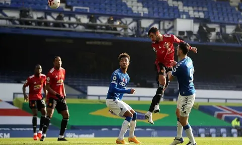 CĐV Man Utd: "Quá chắc chắn; Đĩnh đạc; Cậu ấy là gã khổng lồ"