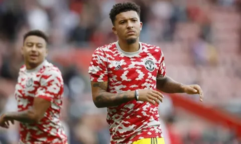 CĐV Man Utd: "Sancho phải nhận hình phạt khủng khiếp đó"