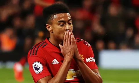CĐV Man Utd: "Tống khứ anh ấy đi; Cậu ta nên rời khỏi đây"