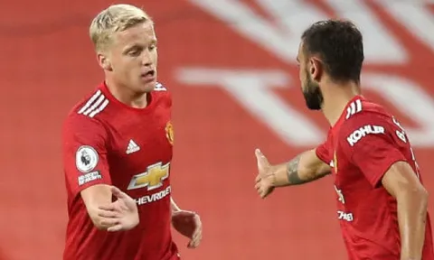 CĐV M.U: 'Anh ấy là người duy nhất có thể chơi trong đội hình của Sir Alex'