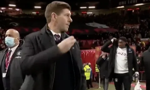CĐV M.U gây hấn với Gerrard ngày trở lại Old Trafford