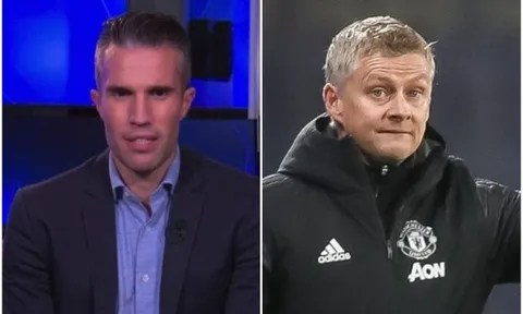CĐV nằng nặc đòi Pochettino, Van Persie tỏ rõ thái độ