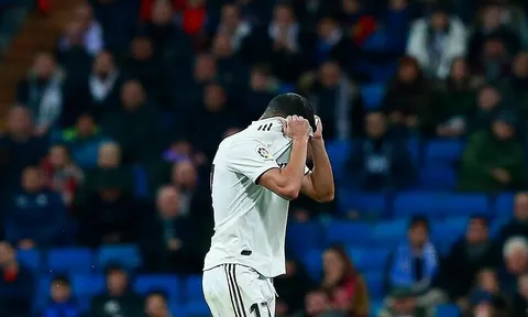 CĐV Real phấn khích: "Bỏ ngay Vaquez, cho gã ấy vào sân mỗi ngay đi thôi!"