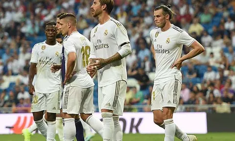 CĐV Real phẫn nộ: "Họ đang chơi cái thứ bóng đá quái quỷ gì vậy?"