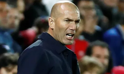 CĐV Real phẫn nộ: "Zidane bị ám ảnh à? Gã đó có đáng giá 200 triệu đâu, bỏ đi!"