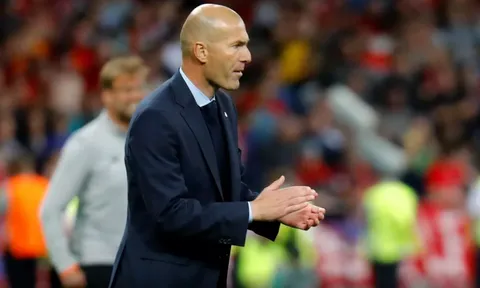 CĐV Real: "Zidane điên rồi, chúng ta cần một HLV mới"