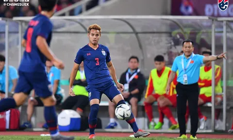 CĐV Thái Lan: "Trận đấu quá căng thẳng. Trọng tài thật đẹp trai"