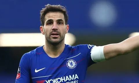 Cesc Fabregas mang đến lời giải cho bài toán "số 9" của Chelsea