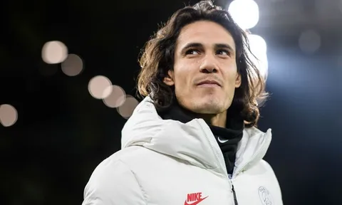 CHOÁNG! Edinson Cavani lộ hình ảnh gây ngỡ ngàng trước khi ra mắt M.U