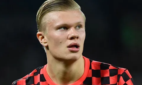 Cha của "máy dội bom" 100 triệu bảng đã tới Man Utd