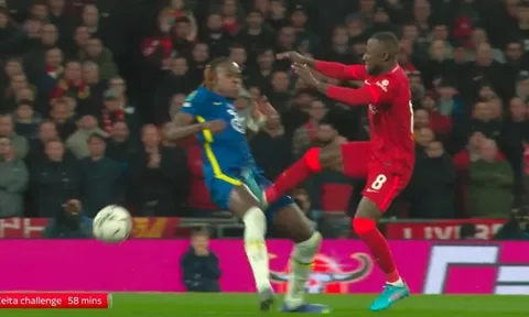 "Chalobah đã thật sự gặp may sau cú vào bóng của Keita"
