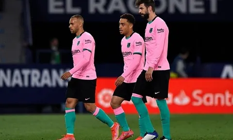 Chấm điểm Barca trận Levante: Hàng thủ "đá bay" hy vọng vô địch