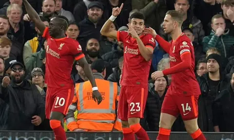 Chấm điểm Liverpool trận Man United: Hai điểm 9; Salah bùng nổ