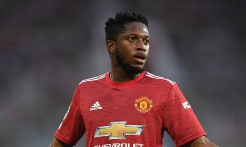Chấm điểm Man Utd trận Liverpool: Fred siêu tệ hại, Shaw hóa "tội đồ"