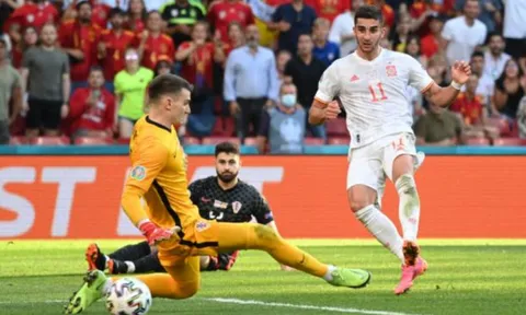 Chấm điểm Tây Ban Nha trước Croatia: Xuất hiện điểm 9