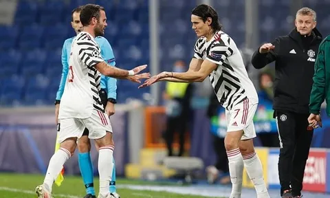 Chấm điểm Man United trận Istanbul: Fernandes lu mờ, "cừu đen" Mata!