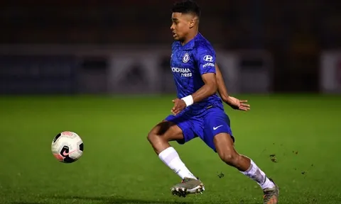 CĐV: "Mong rằng Chelsea sẽ không gọi lại cậu ấy trong tháng Một"