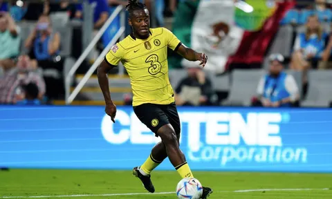 Chelsea đổ bể 1 thương vụ vào giờ chót
