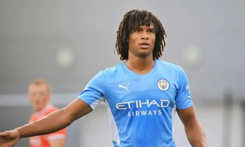 Chelsea đụng độ đại gia ở thương vụ Nathan Ake