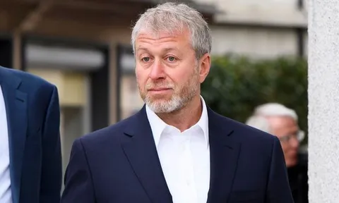 Chelsea khủng hoảng, Roman Abramovich đã có quyết định cuối cùng