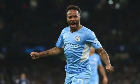 Chelsea toan tính gì khi mua Sterling thay Lukaku?