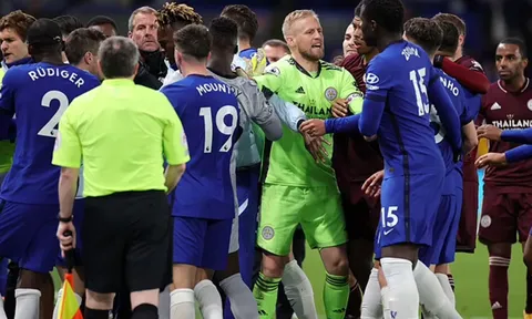 Chelsea và Leicester suýt 'tẩn' nhau ở Stamford Bridge