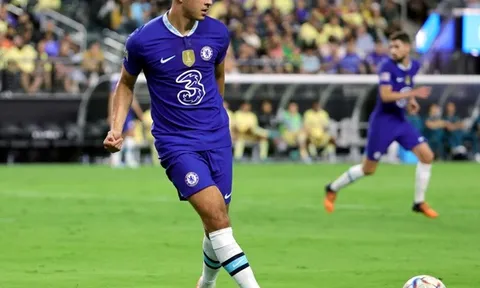 "Chelsea yêu cầu tôi xếp cậu ấy đá trung vệ"
