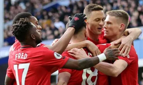 Chi 50 triệu bảng, Man Utd có tiền vệ giỏi như Matic + Fred