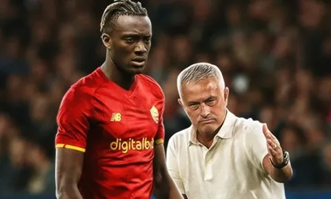 Chia tay Chelsea, Abraham phá vỡ im lặng về Mourinho