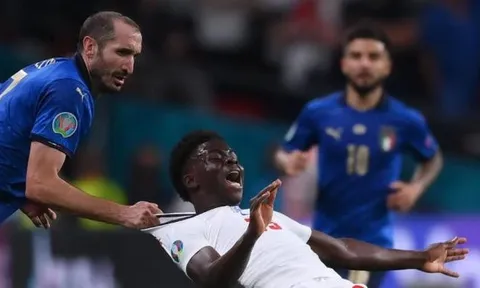 Chiellini thừa nhận sao Arsenal quá tốc độ