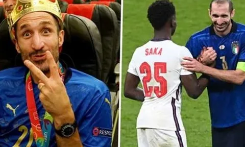 Saka bị Chiellini trù ẻo, lời nguyền rủa bí ẩn Kiricocho là gì?