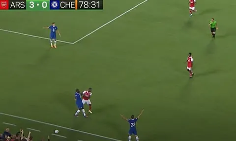 'Chiến thần' Koulibaly hất văng sao Arsenal