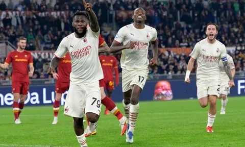 Chiêu mộ sao Milan, thành London muối mặt vì 2 đại gia Serie A